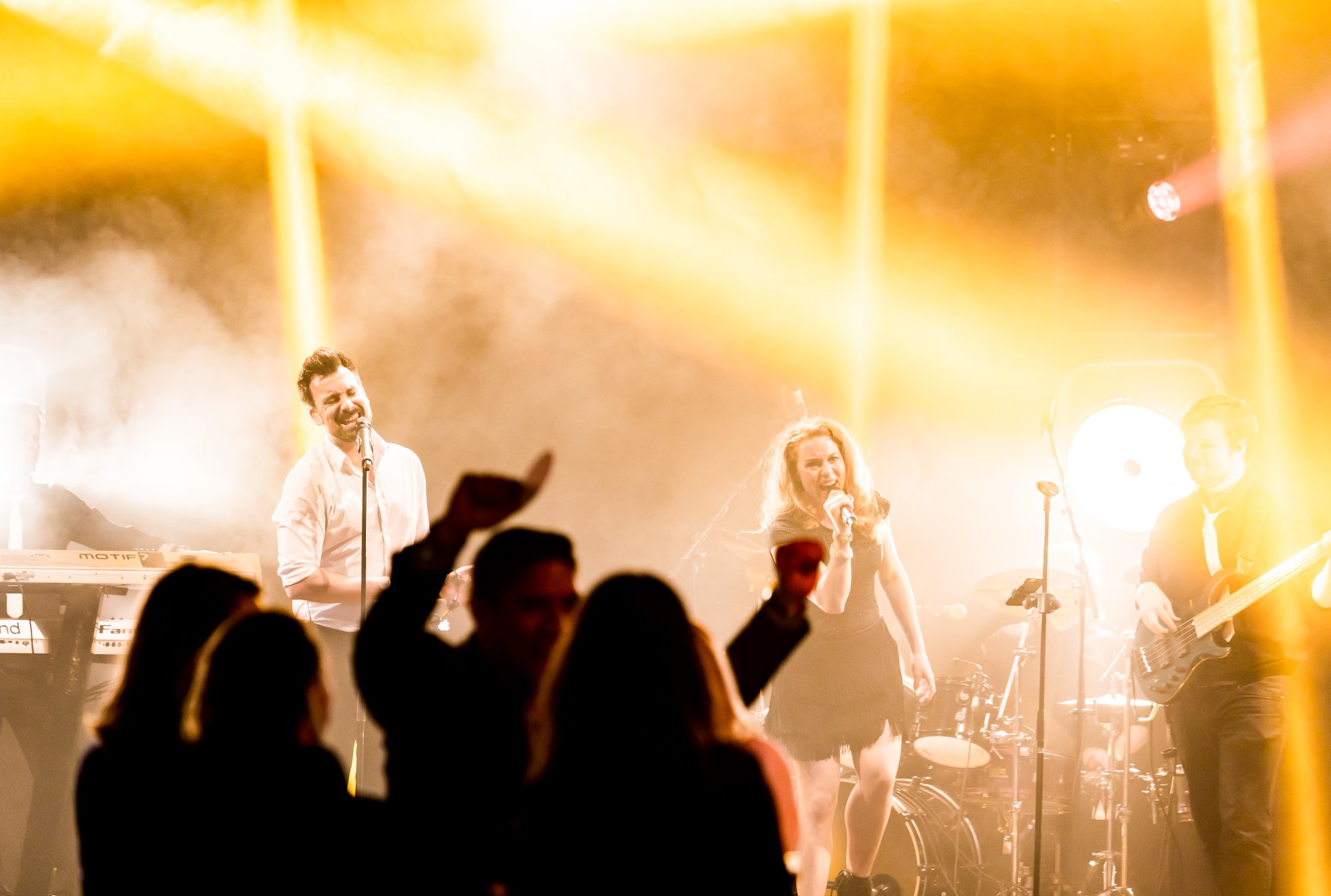 Coverband Act on Demand met Chris Hordijk en Yvon Mocking Coverband Act on Demand met Chris Hordijk en Yvon Mocking